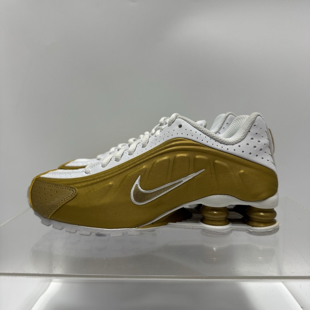 Brand New Nike Shox R4 GS White/Gold Shoe CW2626-700 Size 4Y Youth / Women's 5.5